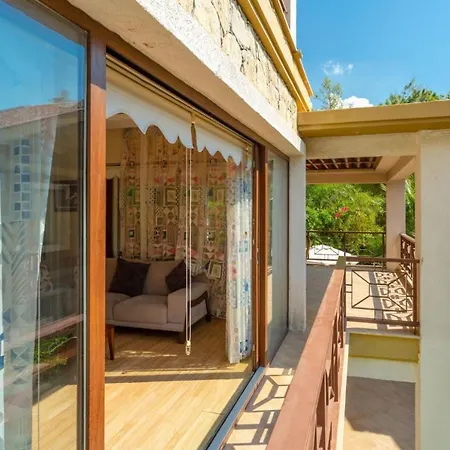 Gocek Deniz Manzarali 4+2 Sami Case de vacanță